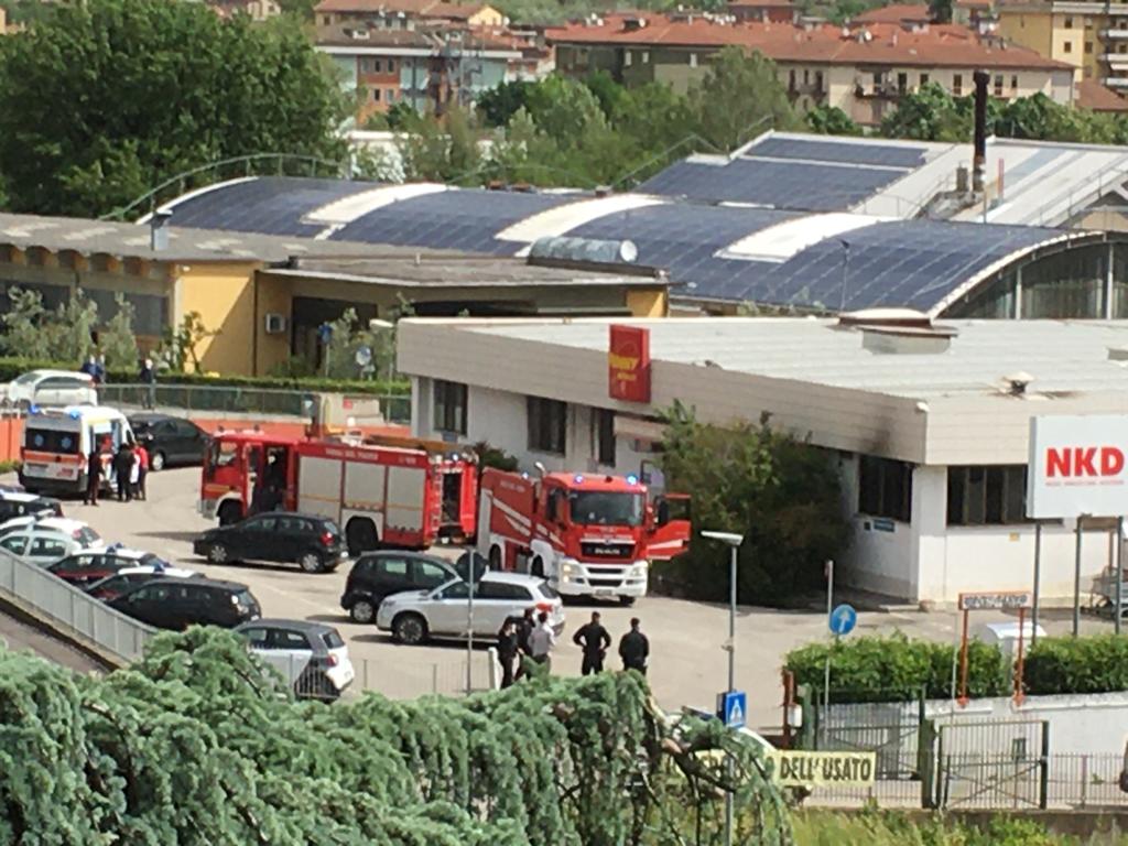 Vaiano: fiamme al supermercato