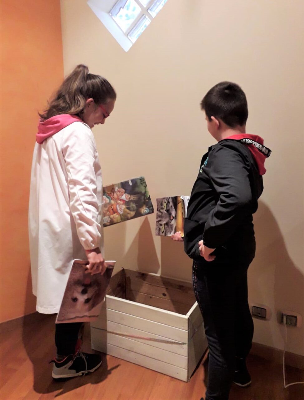 Raccolta di materiale scolastico per educare alla solidarietà a Vaiano, La Briglia e Carmignanello