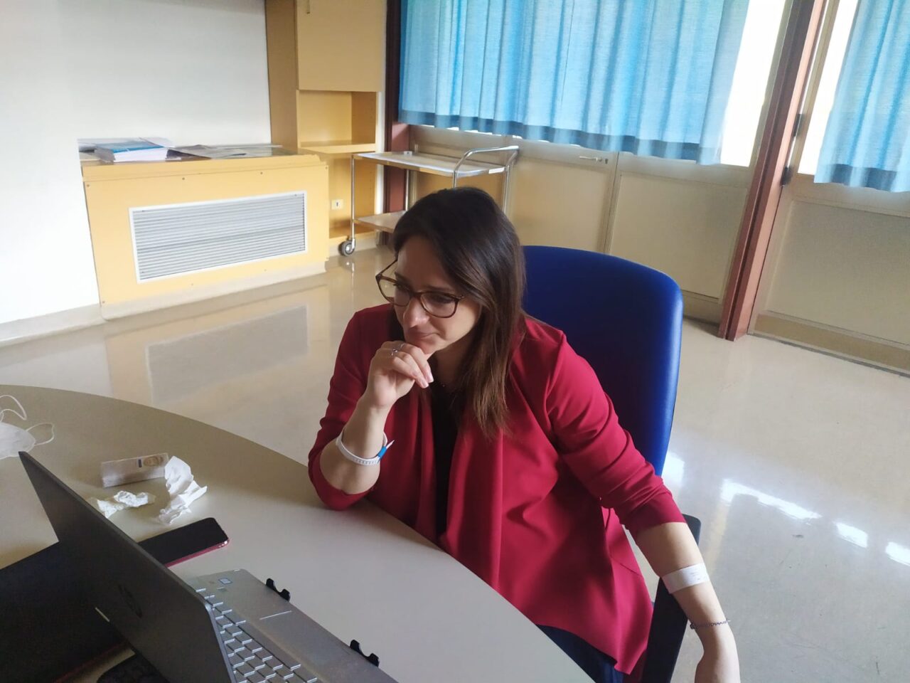 Partorisce il giorno prima della laurea e discute la tesi al San Giovanni di Dio