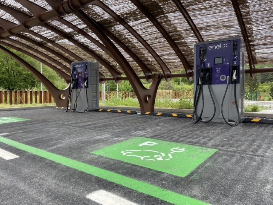 Arrivano quattro postazioni di ricarica dei veicoli elettrici lungo la Firenze-Siena