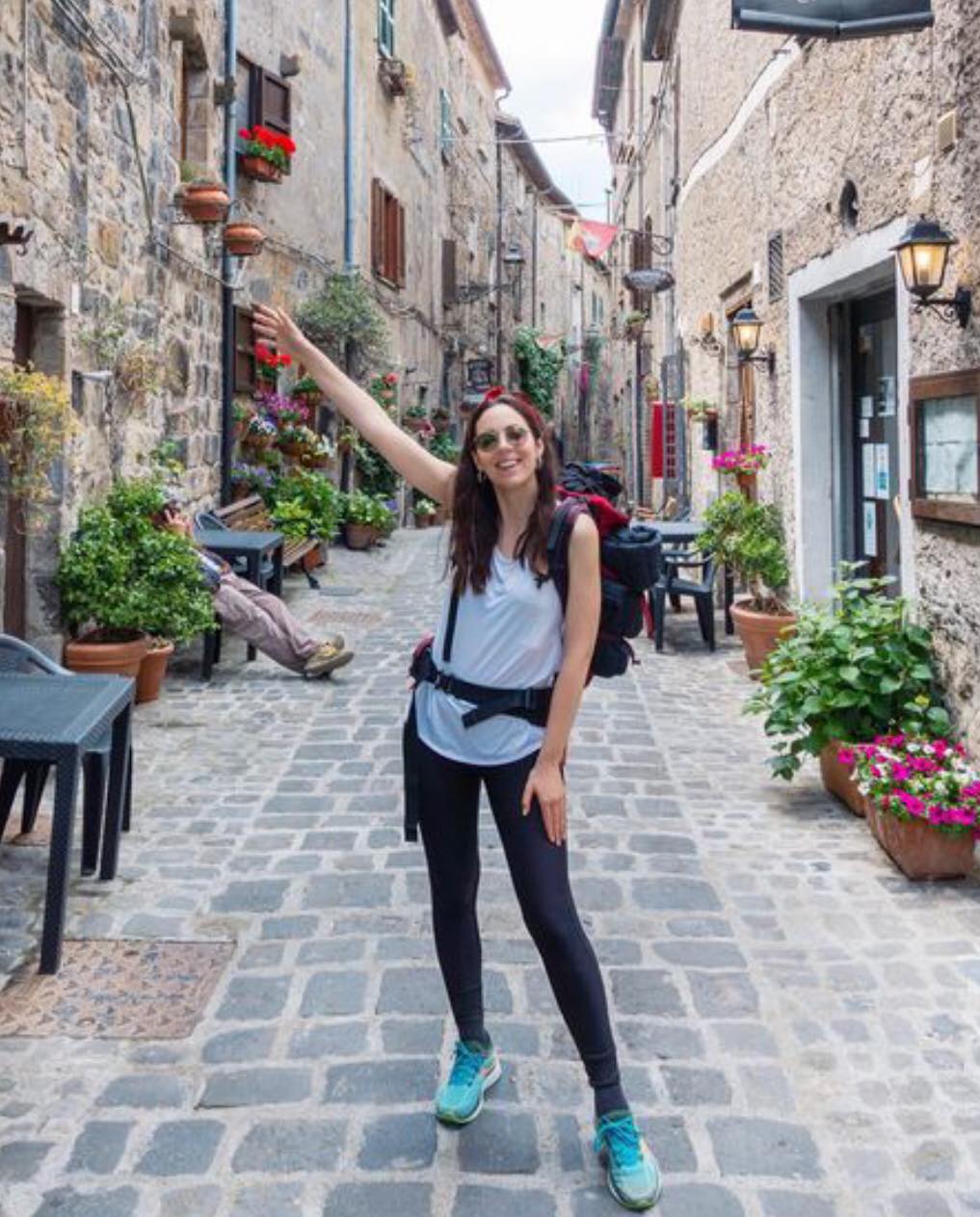 La sfida (vinta) dell’influencer sestese Irene Colzi: a piedi da Lucca a Roma