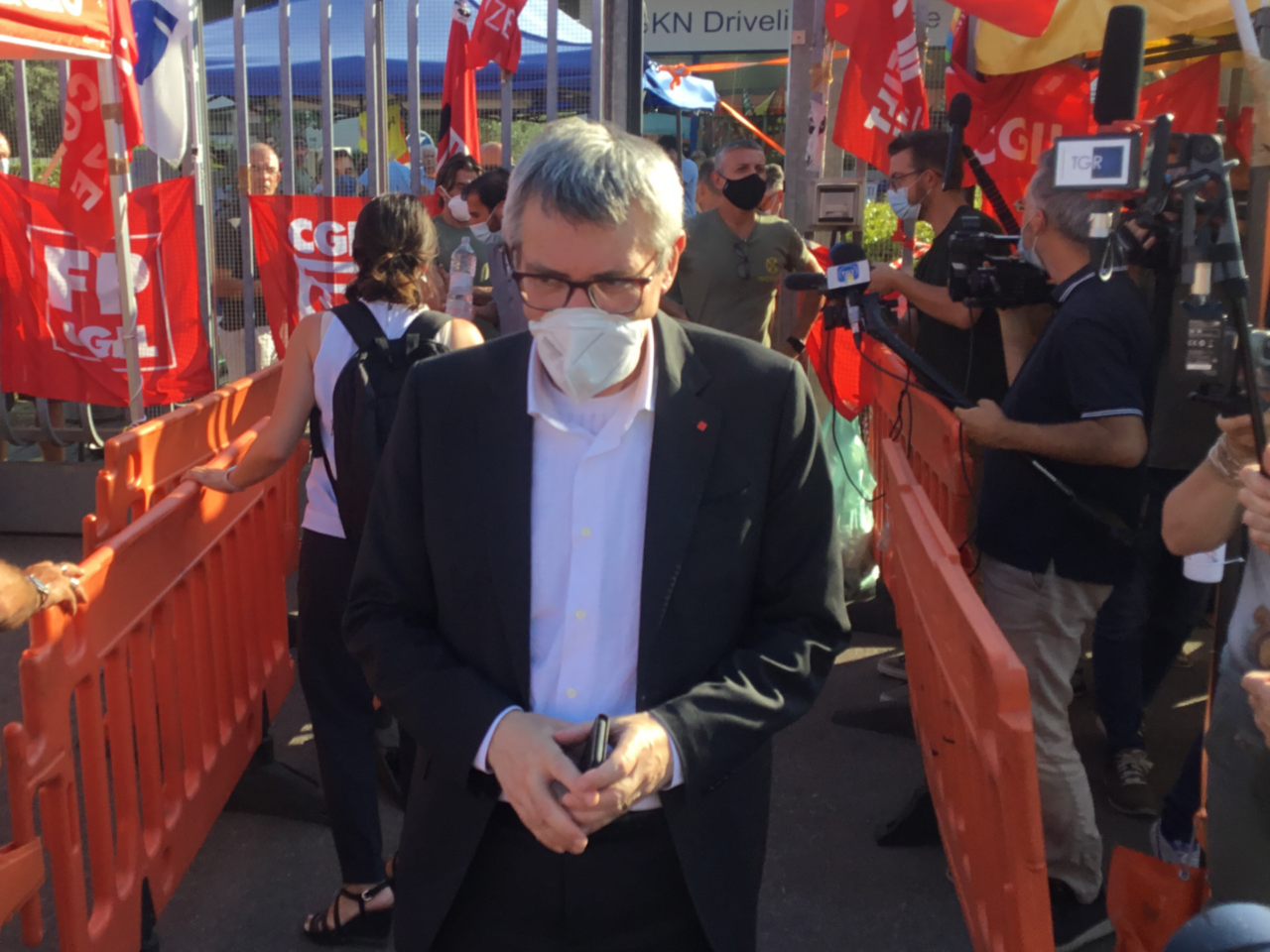 Gkn, in fabbrica è arrivato il segretario Landini