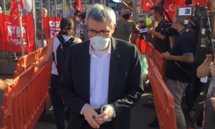 Gkn, in fabbrica è arrivato il segretario Landini