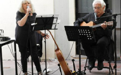 I ricordi in musica: il duo dell’ex assessore e l’educatrice in pensione