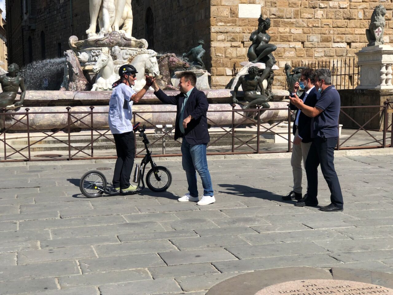 223 Km in monopattino per invitare gli artigiani alla ripartenza (ecosostenibile)