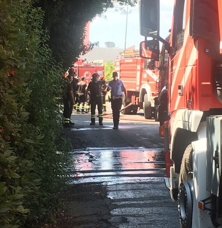 incendio via castronella campi bisenzio