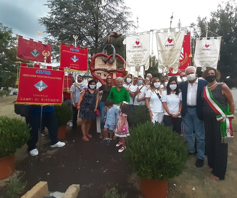 Inaugurato il Monumento al Donatore del maestro Manzi a Lastra a Signa