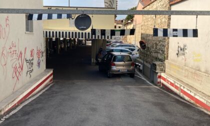 Il parcheggio del degrado in via Gramsci