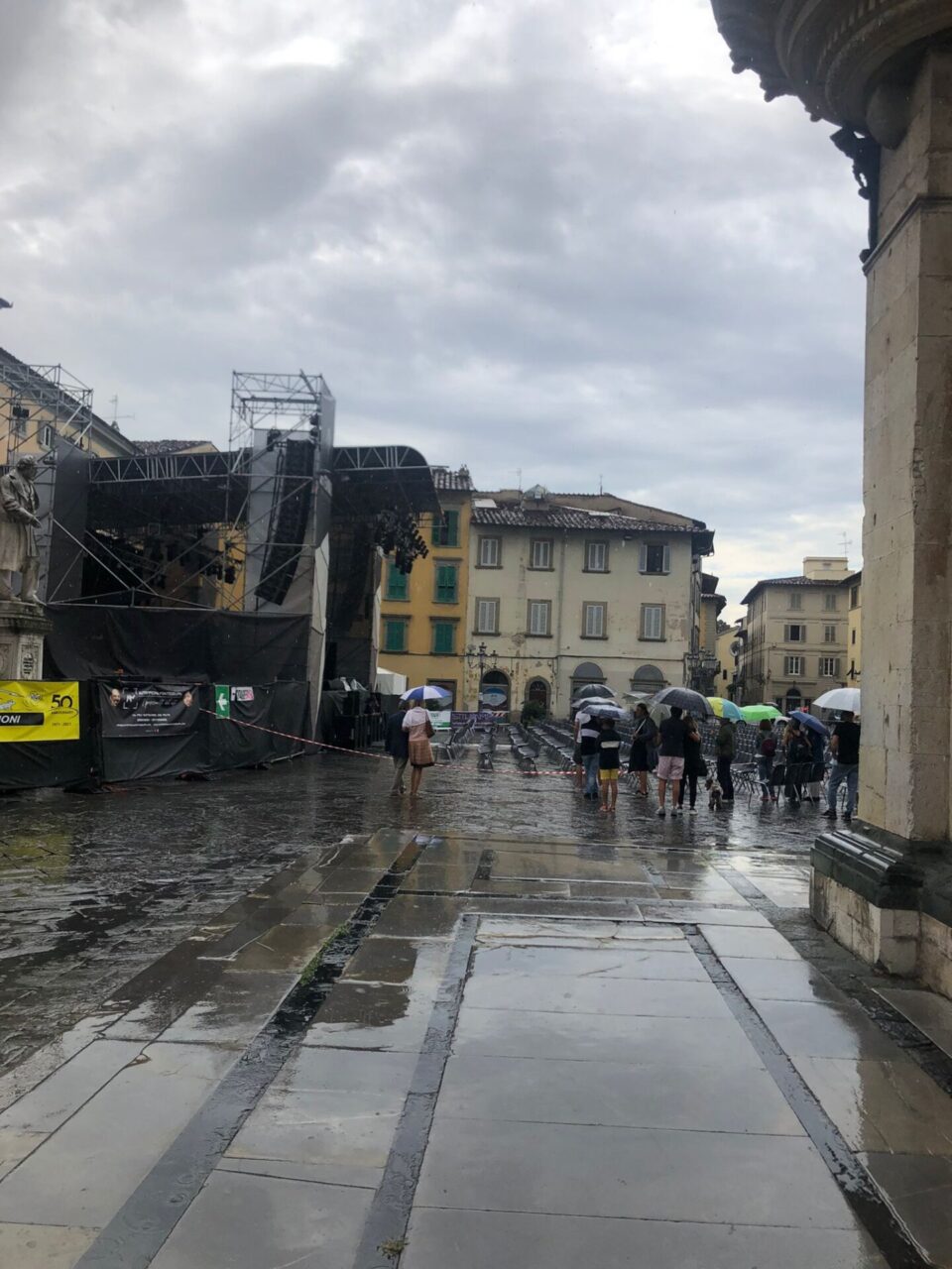 Antonello Venditti in concerto a Prato, ma non gradisce i fan durante il sound check