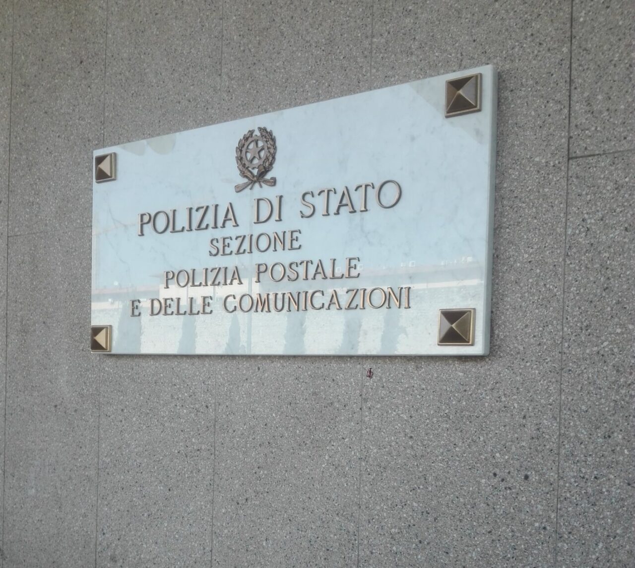 Sede definitiva per il posto di Polizia Postale a Prato? Il commento del Cpap