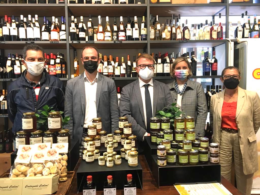 Domani la mostra mercato del miele e del gusto di   Dolce Vernio