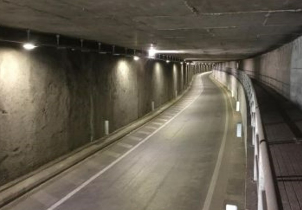 Il tunnel fantasma, in un’ora transitano solo ottantuno veicoli