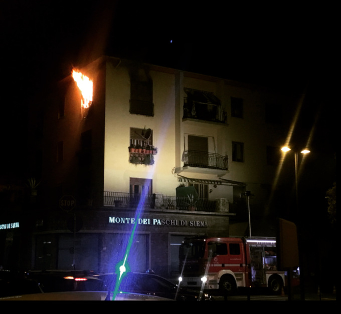 A fuoco un appartamento a Signa