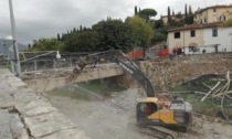 In corso la demolizione del ponte del Molino