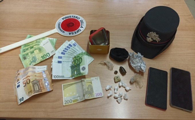 Cantagallo, spacciatore arrestato dai carabinieri