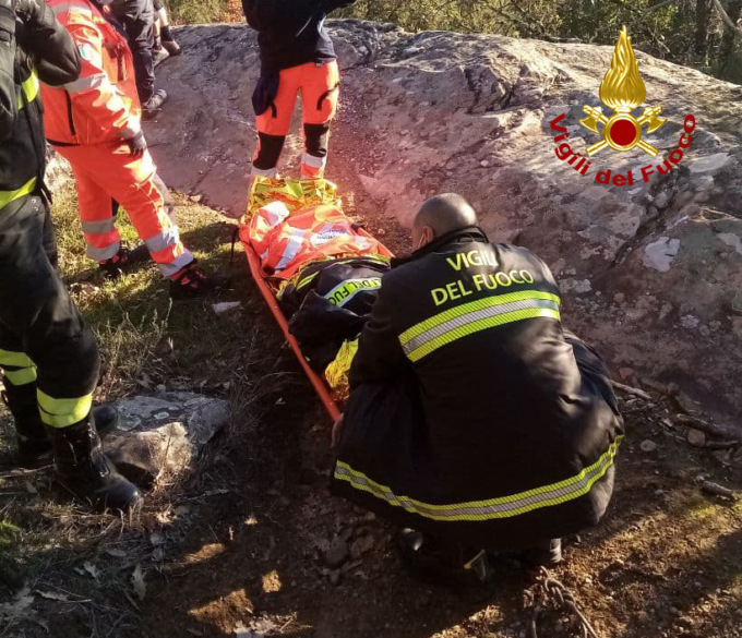 Ciclista ferito in zona Scandicci, intervento dei vigili del fuoco