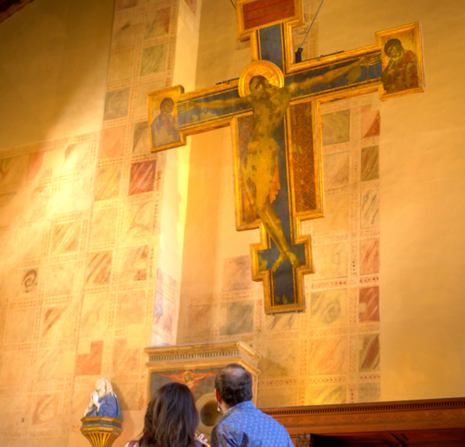 Dopo quasi due anni torna visibile a Firenze il “Cristo” di Cimabue