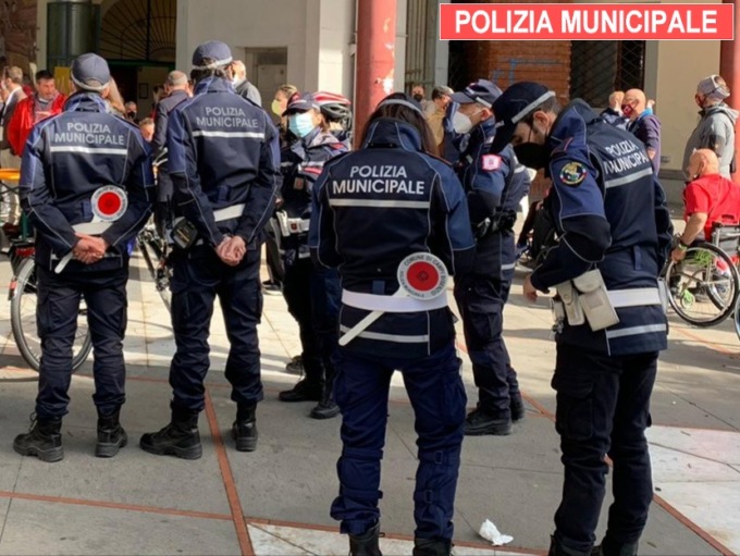 Maltrattamento di animali: la Polizia Municipale di Campi Bisenzio scopre e denuncia 2 persone