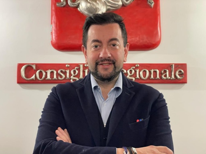 Covid (Torselli, FdI): “Giani ha chiuso gli hub vaccinali pensando che la pandemia fosse finita, li riapra”