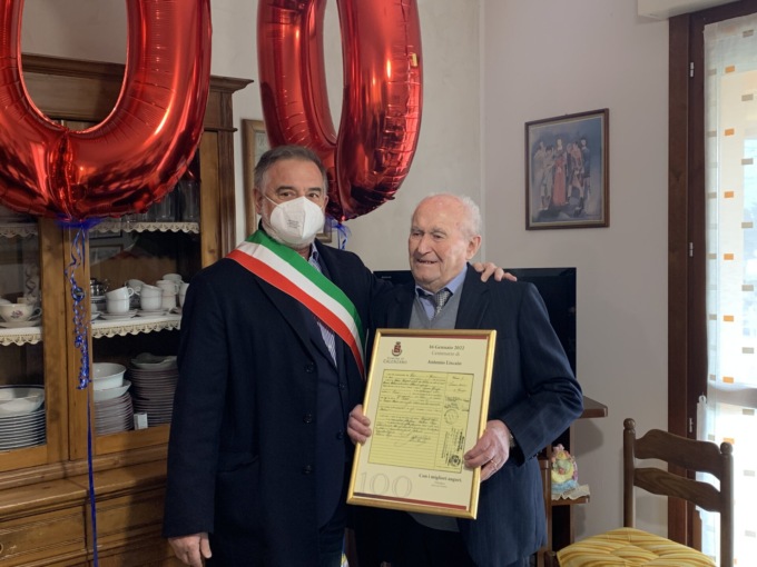 Secolo di vita per Antonio Liscaio: il saluto del sindaco di Calenzano