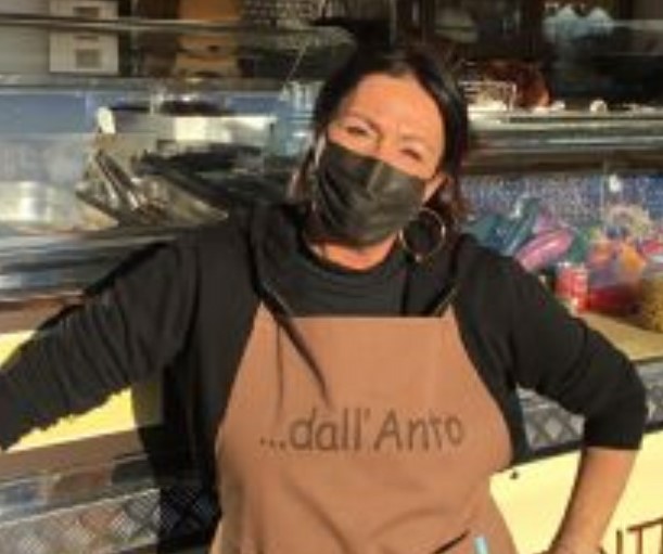La nuova sfida di Antonella Rascionato che ha rilevato un food truck