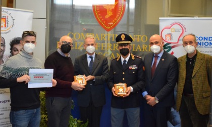 La Polizia di Stato di Firenze sostiene la ONLUS Cure2Children con una donazione