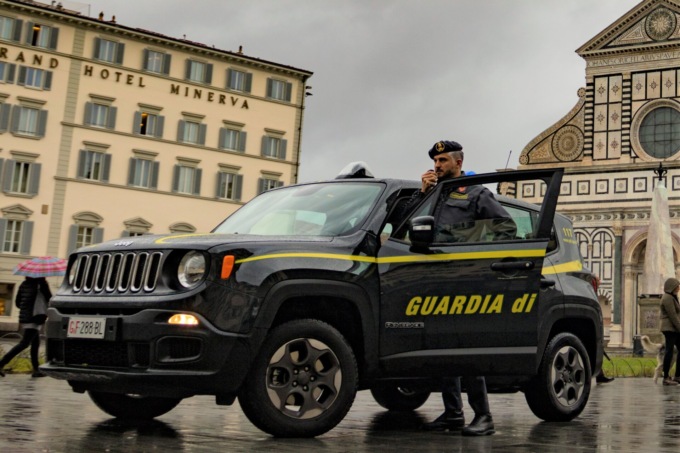Inchiesta su dirigenti e funzionari della Banca Centrale di San Marino: sequestri per 6 milioni a Firenze, Lucca e Siena