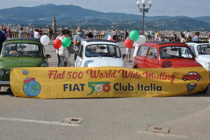 I vertici del Fiat 500 Club Italia riuniti a Calenzano