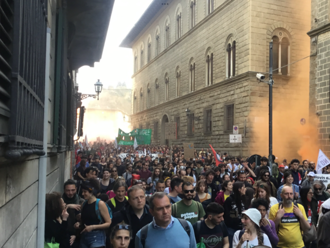 Oltre 20mila persone a Firenze per la Gkn, per altro, per tutto