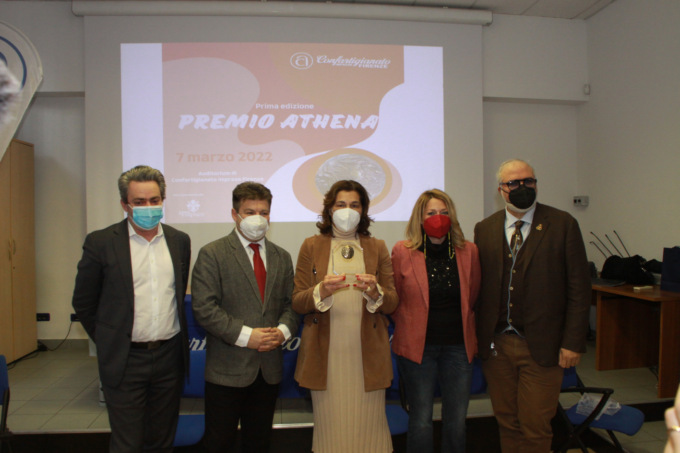 Il premio “Athena” a Daniela Mori di Unicoop Firenze
