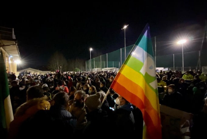In mille ieri sera nelle Signe alla fiaccolata per la Pace