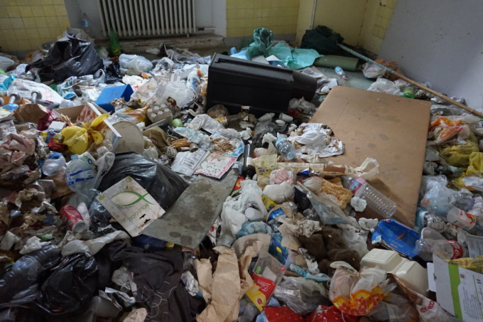 Dentro Monna Tessa..un degrado (ed uno spreco) senza fine