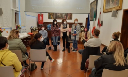 Il sindaco, la giunta e il consiglio di Lastra insieme all’assessore regionale Monia Monni incontrano un gruppo di cittadini ucraini