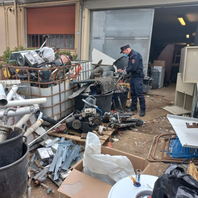 Signa: controlli in un’azienda. Due denunce per gestione illecita di rifiuti