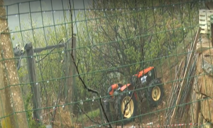 Travolto dal carico del trattore, muore 46enne