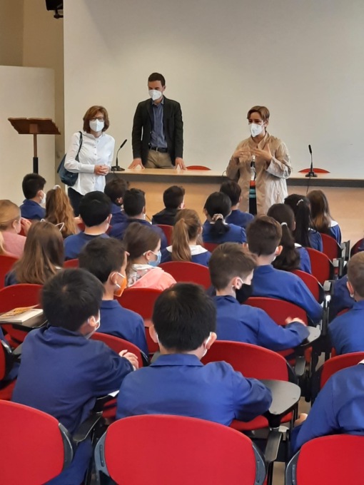 Un prato di libri: gli studenti della Lorenzo il Magnifico incontrano l’autore Tommaso Santi
