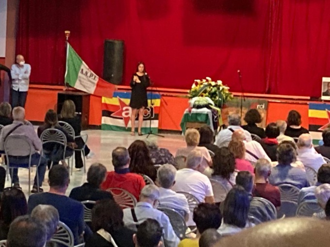 In tantissimi al funerale civile di Enrico Cavaciocchi, presidente Arci Prato