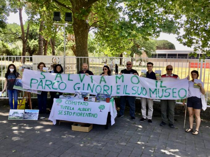 Riapertura del giardino del museo Ginori..in scena la contestazione del Comitato contro la Coop
