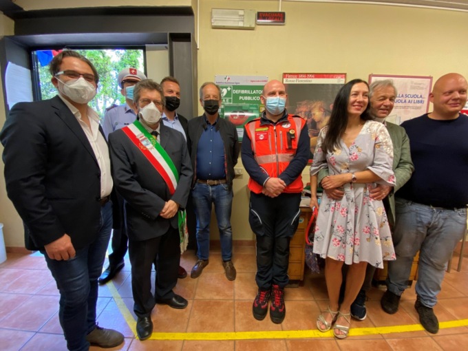 Nuova postazione di defibrillazione a Signa