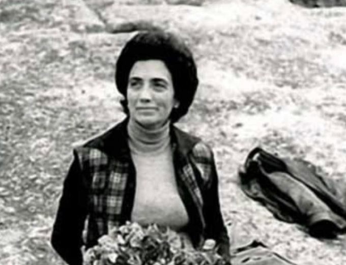 Targa in memoria della storica ostetrica Gilberta Zamagni Covizzoli, nota come “la mamma di Quarrata”