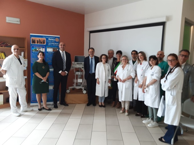 Donato ecografo all’Oncologia del Santa Maria Annunziata da cinque Rotary Club