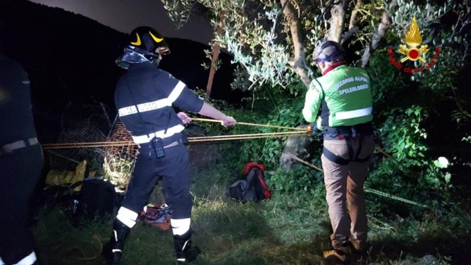 Vaiano, cade lungo la ciclabile: 66enne soccorso dai vigili del fuoco