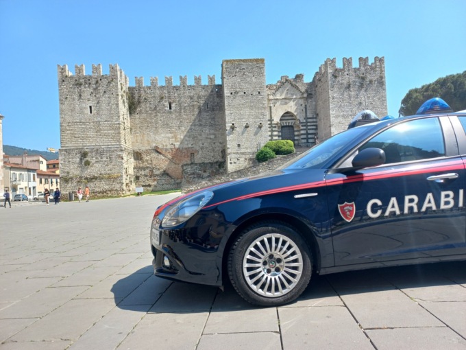 Arrestato dai carabinieri per furto all’interno di un garage a Prato