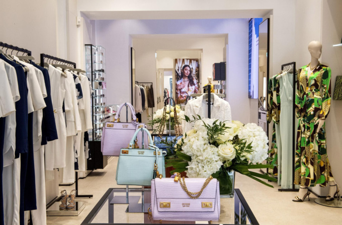 Guess apre un nuovo store Marciano a Firenze