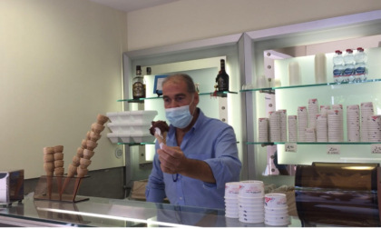 Guido Ballerini offeso pesantemente davanti ai clienti nella sua gelateria