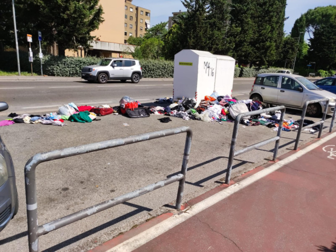 Via Saliscendi a Campi stamattina: colpa dei cittadini?