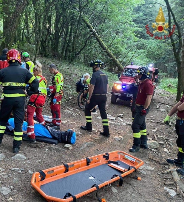 Cicloturista soccorso sulla Calvana: ha accusato un malore