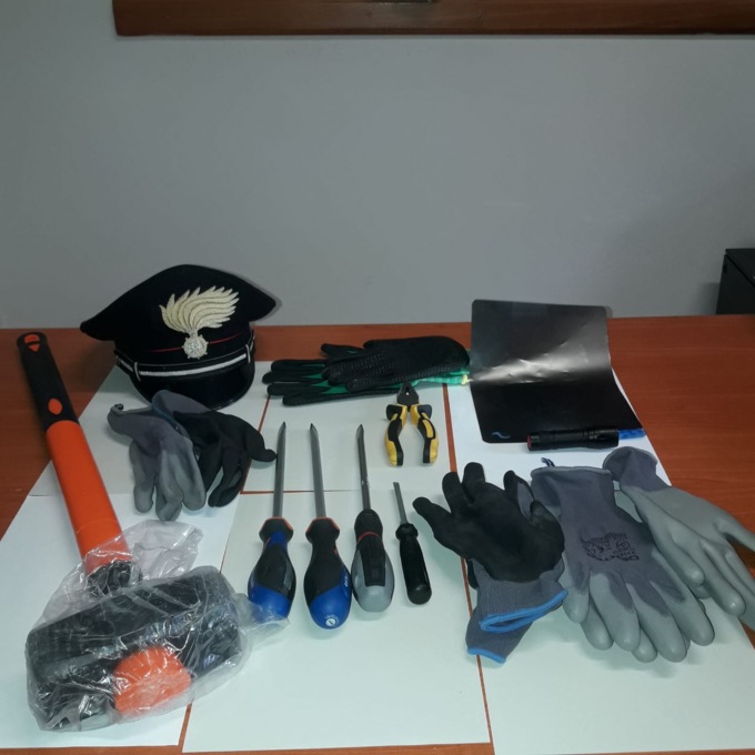 Evitata razzia ai danni di abitazioni e aziende nel pratese