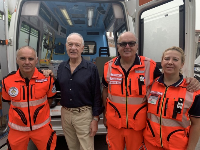 Autoambulanza donata all’Ucraina dalla Pubblica Assistenza “L’Avvenire” Prato