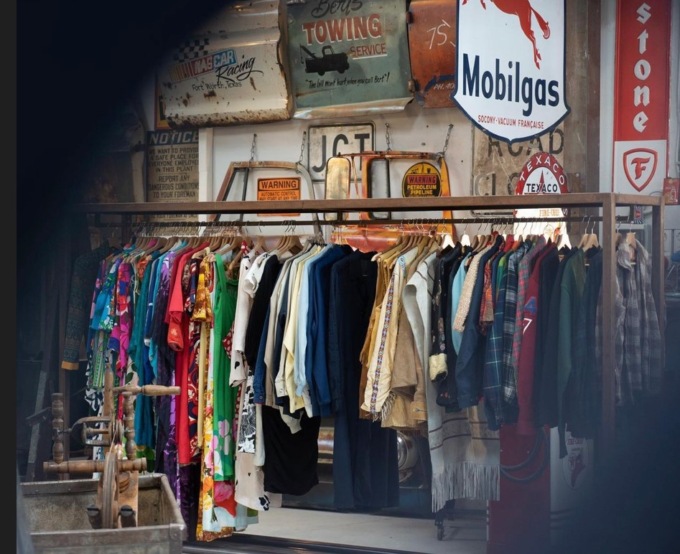 In occasione di Pitti Filati, Filpucci organizza un evento in collaborazione con Indigo, il nuovo archivio dedicato al vintage con sede a Prato